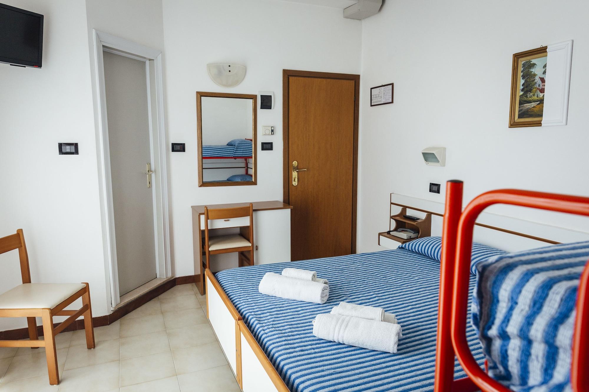 Hotel Montecarlo リミニ エクステリア 写真