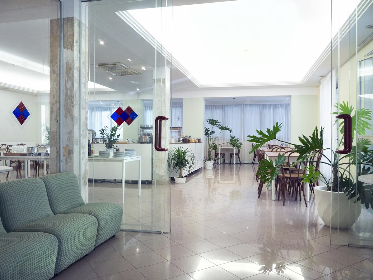Hotel Montecarlo リミニ エクステリア 写真