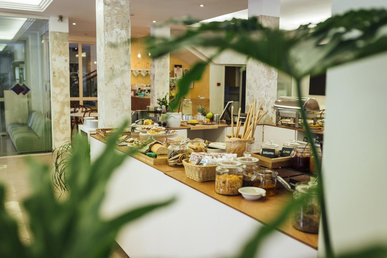 Hotel Montecarlo リミニ エクステリア 写真
