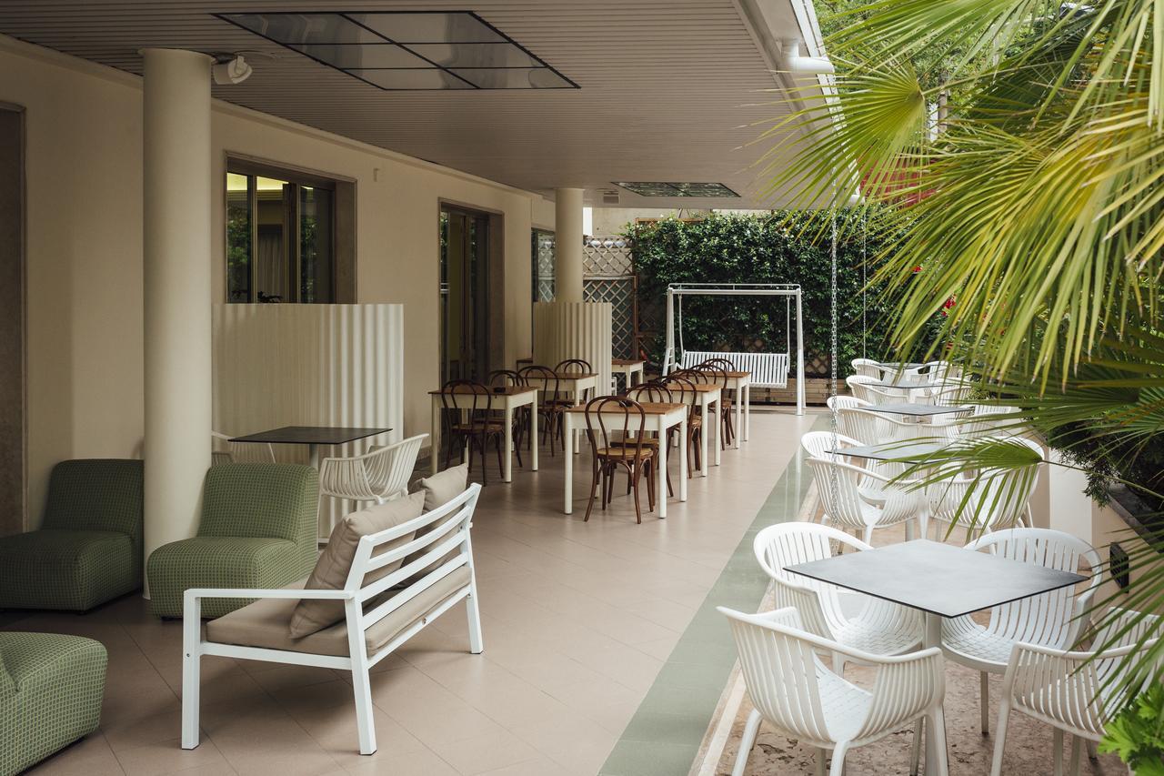 Hotel Montecarlo リミニ エクステリア 写真