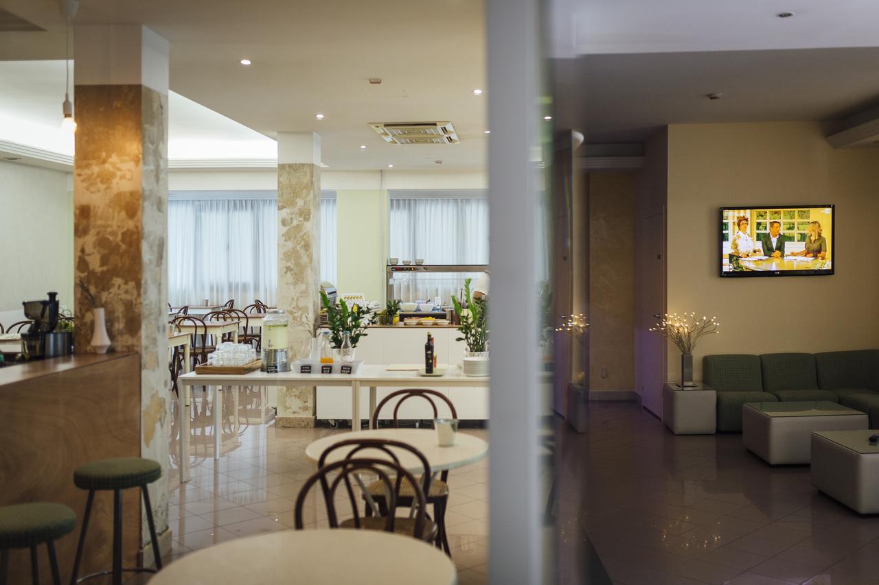 Hotel Montecarlo リミニ エクステリア 写真